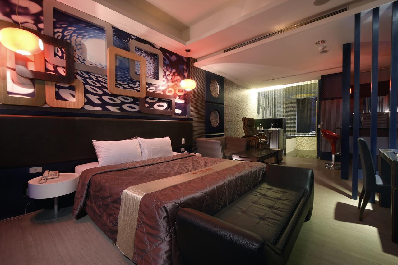 Sun Garden Motel Kaohsiung Extérieur photo