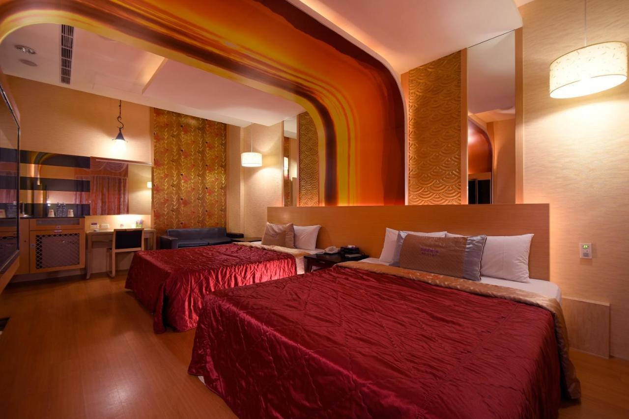Sun Garden Motel Kaohsiung Extérieur photo