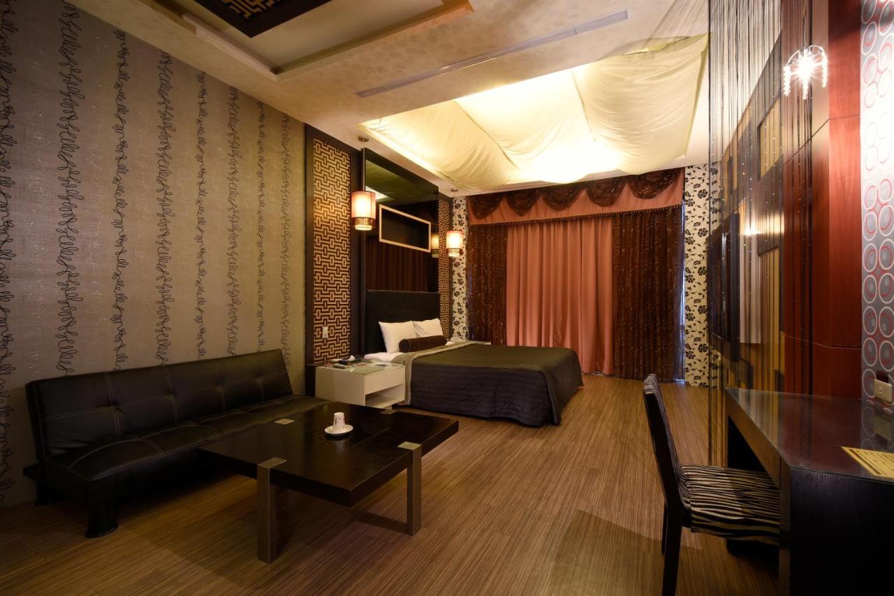 Sun Garden Motel Kaohsiung Extérieur photo